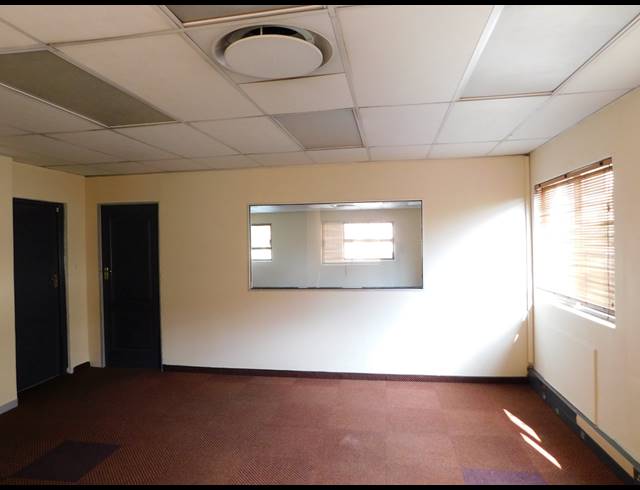90M² OFFICE TO LET IN ALLEN'S NEK